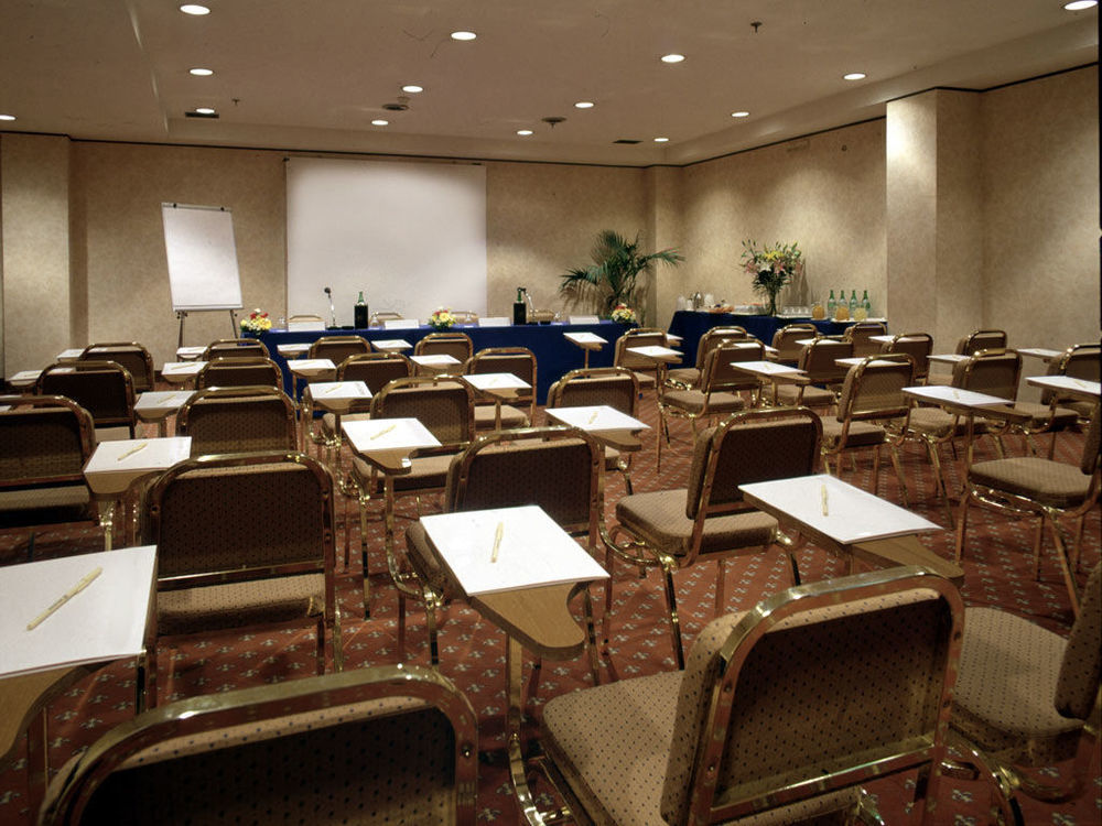 Conference Florentia Hotel Флоренция Бизнес снимка