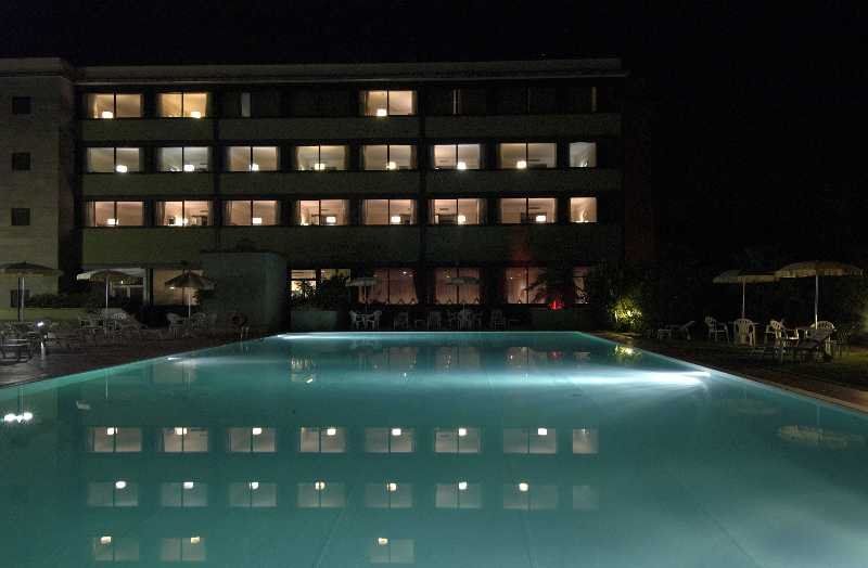 Conference Florentia Hotel Флоренция Екстериор снимка